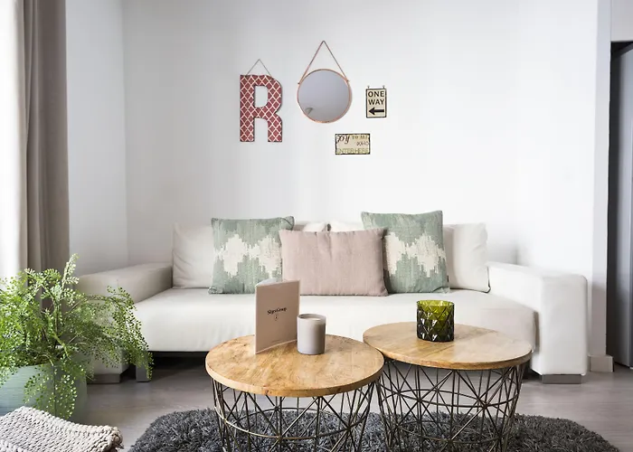 Group Blue&white 锡切斯