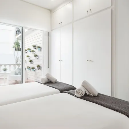 Group Blue&white * Sitges