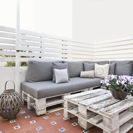 Daire Group Blue&white Sitges