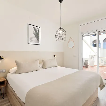 Apartament Group Blue&white Sitges